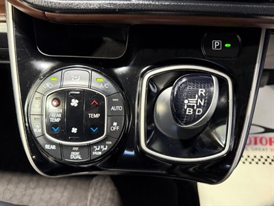 2016 Toyota Esquire - Thumbnail