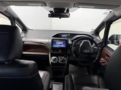 2016 Toyota Esquire - Thumbnail