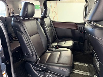 2016 Toyota Esquire - Thumbnail