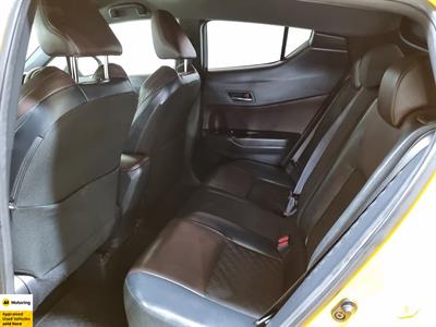 2017 Toyota C-HR - Thumbnail