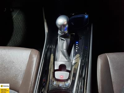 2017 Toyota C-HR - Thumbnail