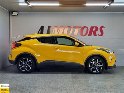 2017 Toyota C-HR - Thumbnail
