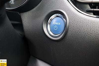 2017 Toyota C-HR - Thumbnail