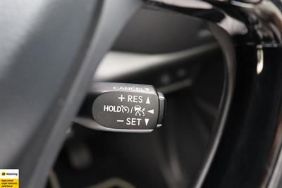 2017 Toyota C-HR - Thumbnail