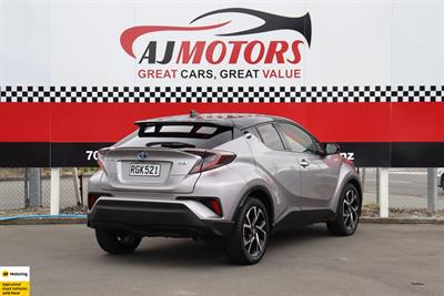2017 Toyota C-HR - Thumbnail