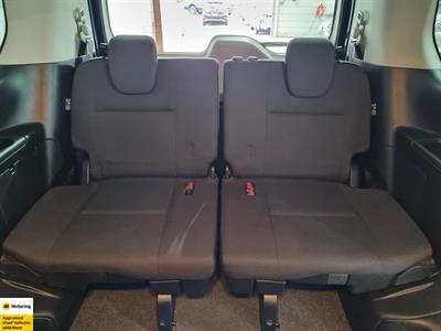 2018 Nissan Serena - Thumbnail