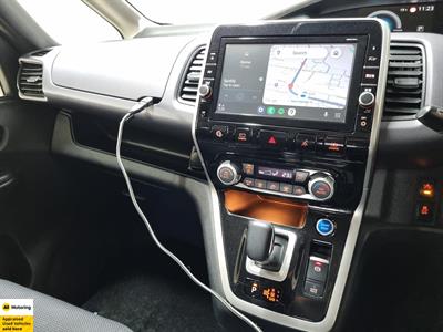 2018 Nissan Serena - Thumbnail