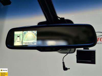 2016 Nissan Serena - Thumbnail