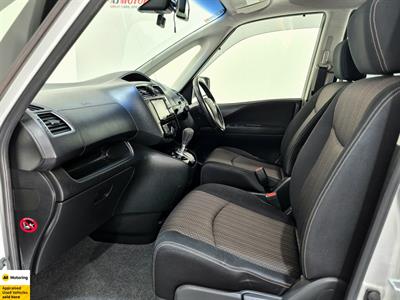 2016 Nissan Serena - Thumbnail