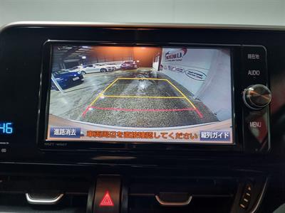 2017 Toyota C-HR - Thumbnail