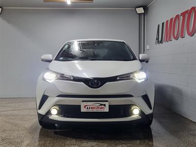 2017 Toyota C-HR - Thumbnail