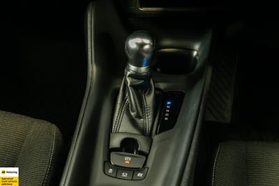 2017 Toyota C-HR - Thumbnail