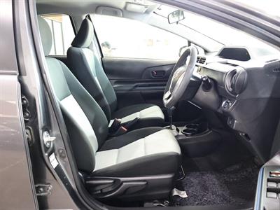 2014 Toyota Aqua - Thumbnail