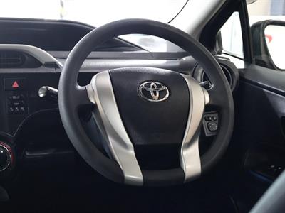 2014 Toyota Aqua - Thumbnail