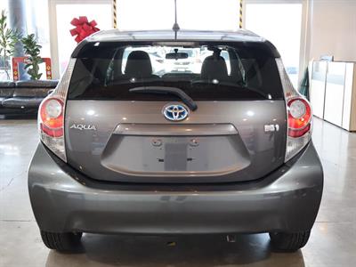 2014 Toyota Aqua - Thumbnail