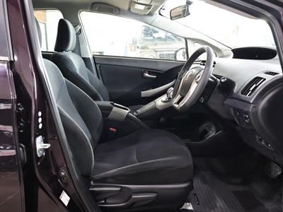 2013 Toyota Prius - Thumbnail