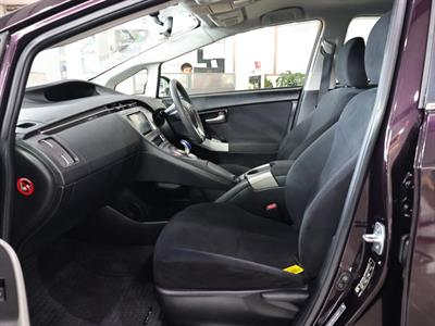 2013 Toyota Prius - Thumbnail