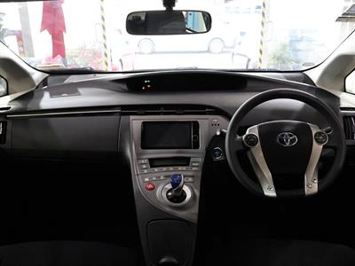 2013 Toyota Prius - Thumbnail