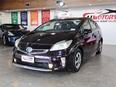 2013 Toyota Prius - Thumbnail