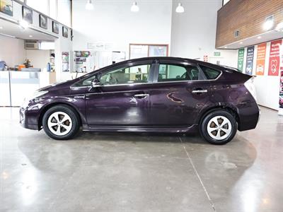 2013 Toyota Prius - Thumbnail