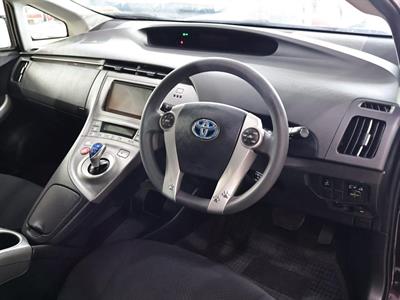 2013 Toyota Prius - Thumbnail