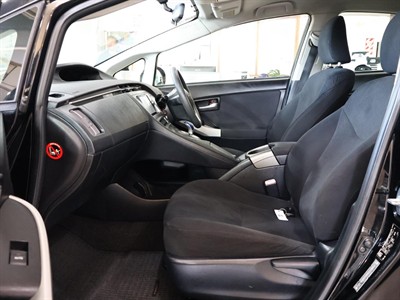 2012 Toyota Prius - Thumbnail