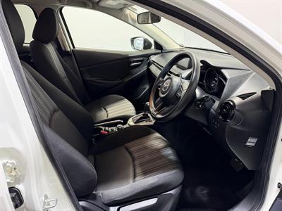 2021 Mazda MAZDA2 - Thumbnail
