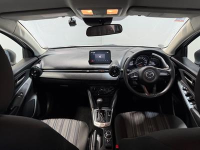 2021 Mazda MAZDA2 - Thumbnail