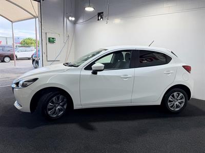 2021 Mazda MAZDA2 - Thumbnail