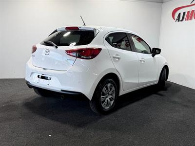 2021 Mazda MAZDA2 - Thumbnail