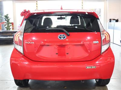 2015 Toyota Aqua - Thumbnail