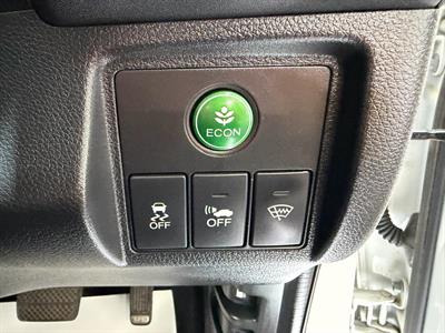 2015 Honda Vezel - Thumbnail