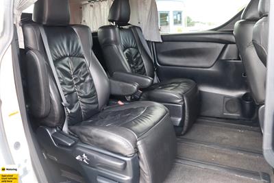 2016 Toyota Vellfire - Thumbnail