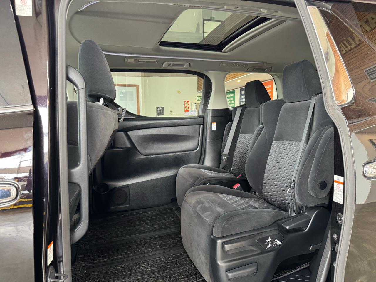 2015 Toyota Vellfire