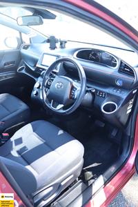 2016 Toyota Sienta - Thumbnail