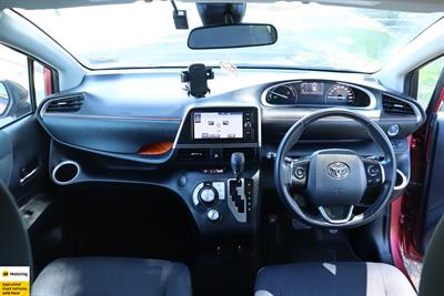 2016 Toyota Sienta - Thumbnail