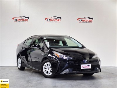 2019 Toyota Prius - Thumbnail