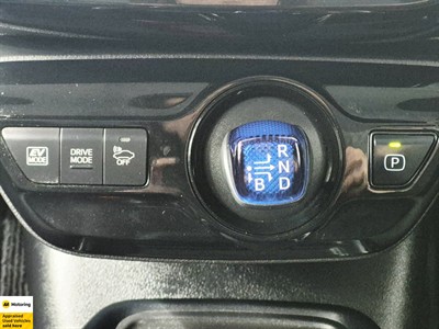 2019 Toyota Prius - Thumbnail