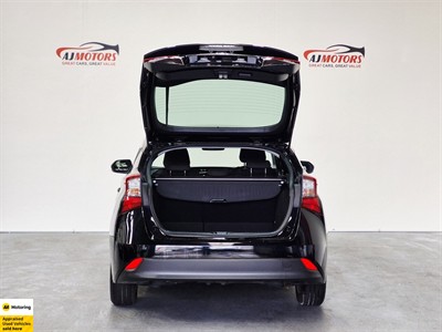 2019 Toyota Prius - Thumbnail