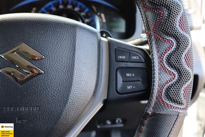 2014 Suzuki Swift - Thumbnail