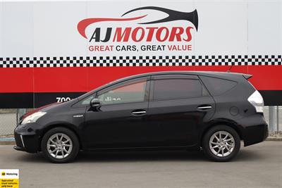 2014 Toyota Prius - Thumbnail