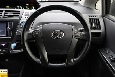 2014 Toyota Prius - Thumbnail