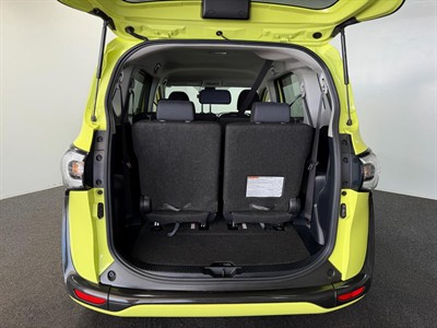 2015 Toyota Sienta - Thumbnail