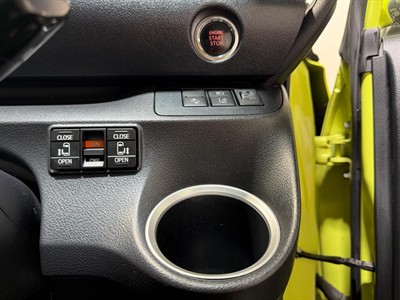 2015 Toyota Sienta - Thumbnail