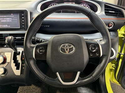 2015 Toyota Sienta - Thumbnail