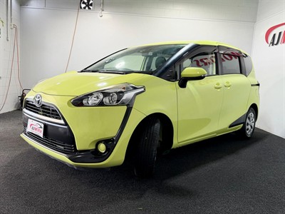 2015 Toyota Sienta - Thumbnail