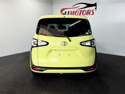 2015 Toyota Sienta - Thumbnail