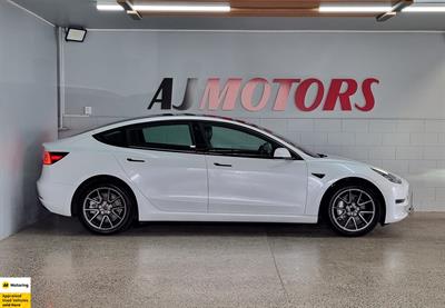 2021 Tesla Model 3 - Thumbnail