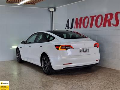 2021 Tesla Model 3 - Thumbnail