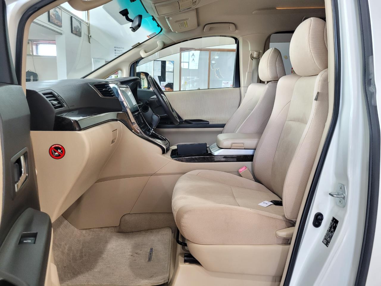 2014 Toyota Vellfire